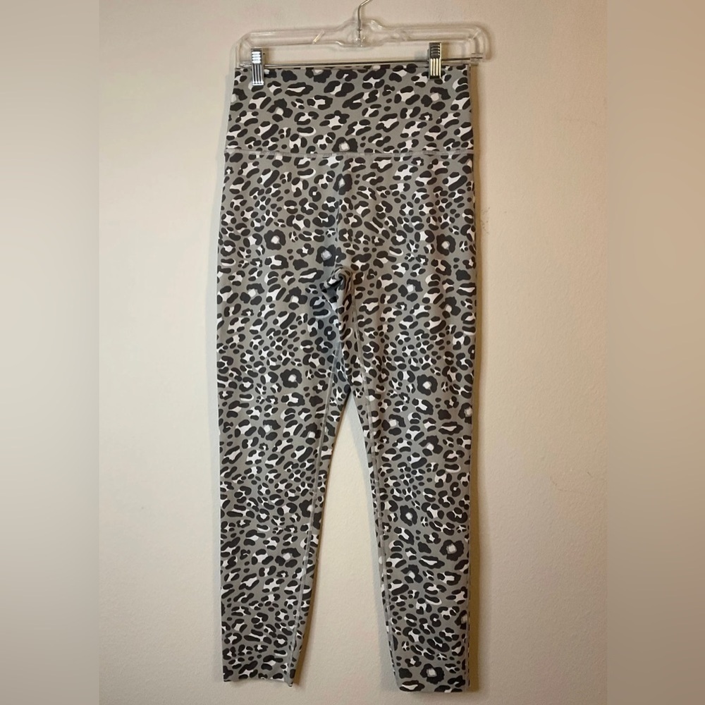 Offline by Aerie animal print leggings size L EUC